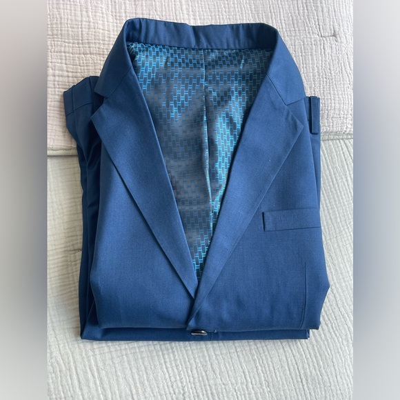 Raymond Men's 2-Piece Blue Suit - Picture 5 of 11